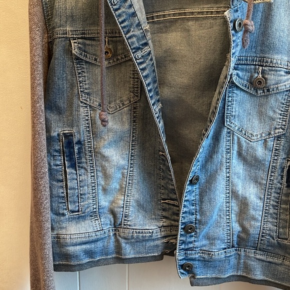 Two Toned Jacket - Picture 6 of 7